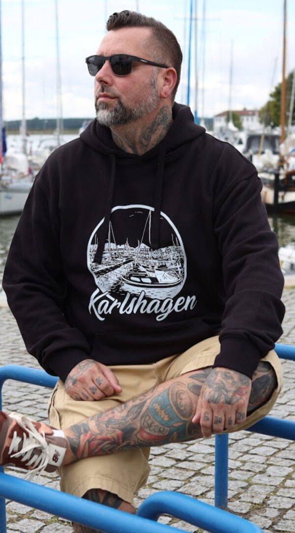 Männer Hoodie Motiv Karlshagen Hafen / schwarz – Bild 2