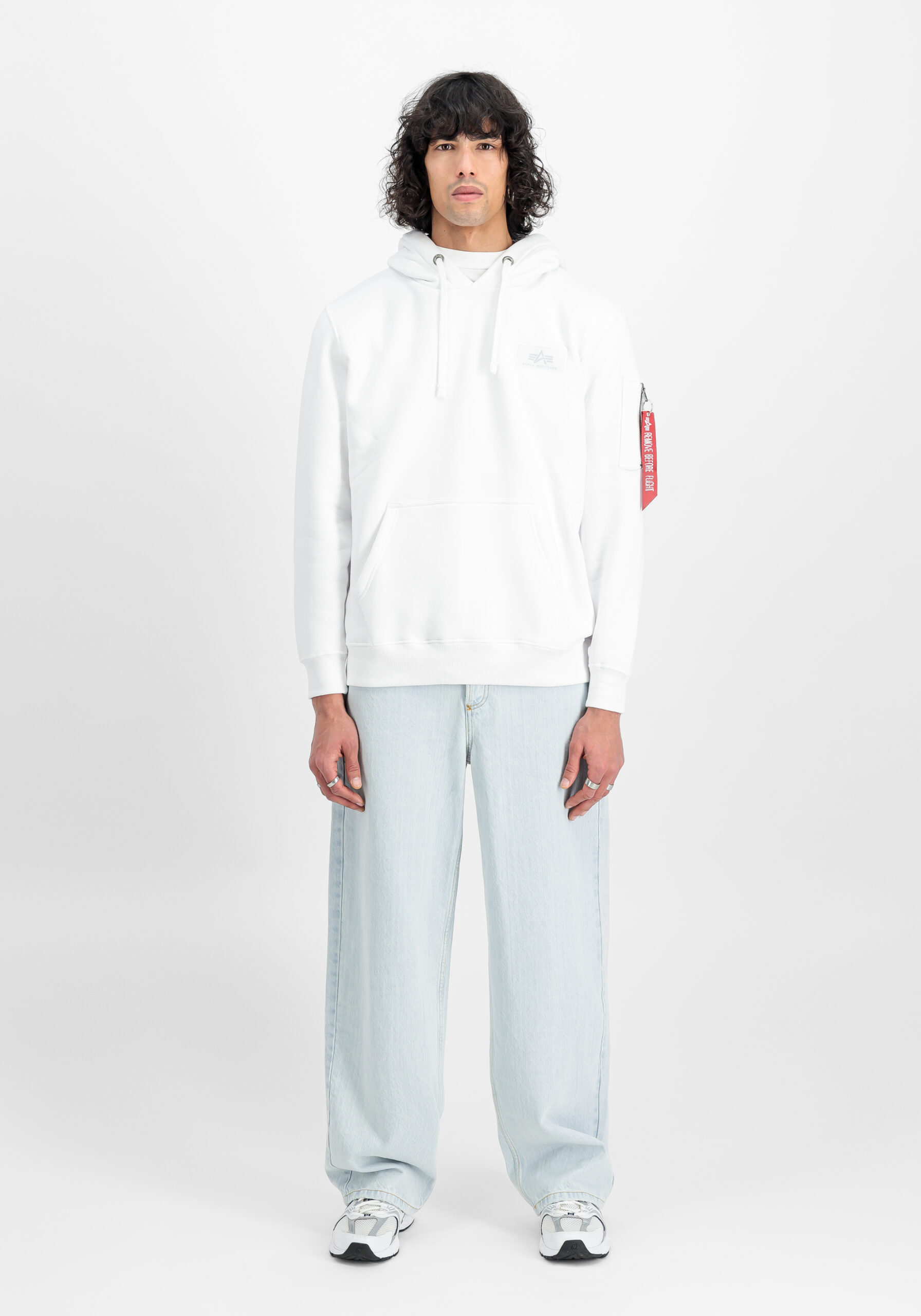 Backprint Hoodie Alpha Industries white – Bild 4